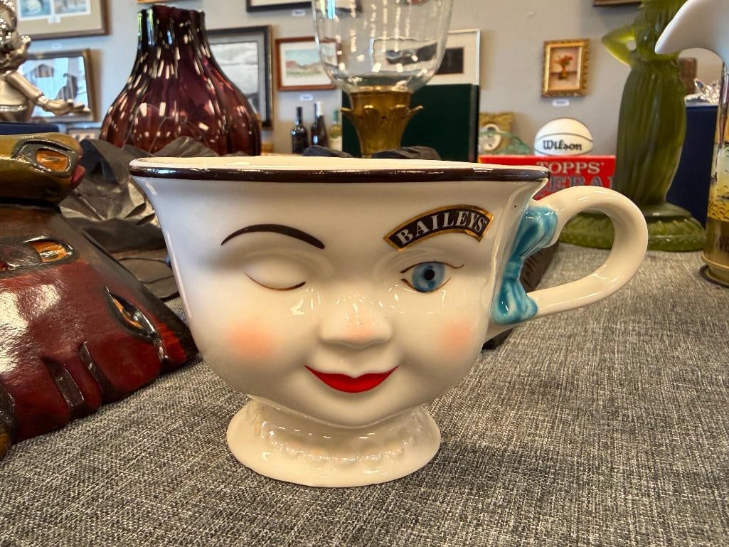 BAILEYS COFFEE CHARACTER FACE COFFEE POT WITH FOUR MATCHING CUPS - 11
