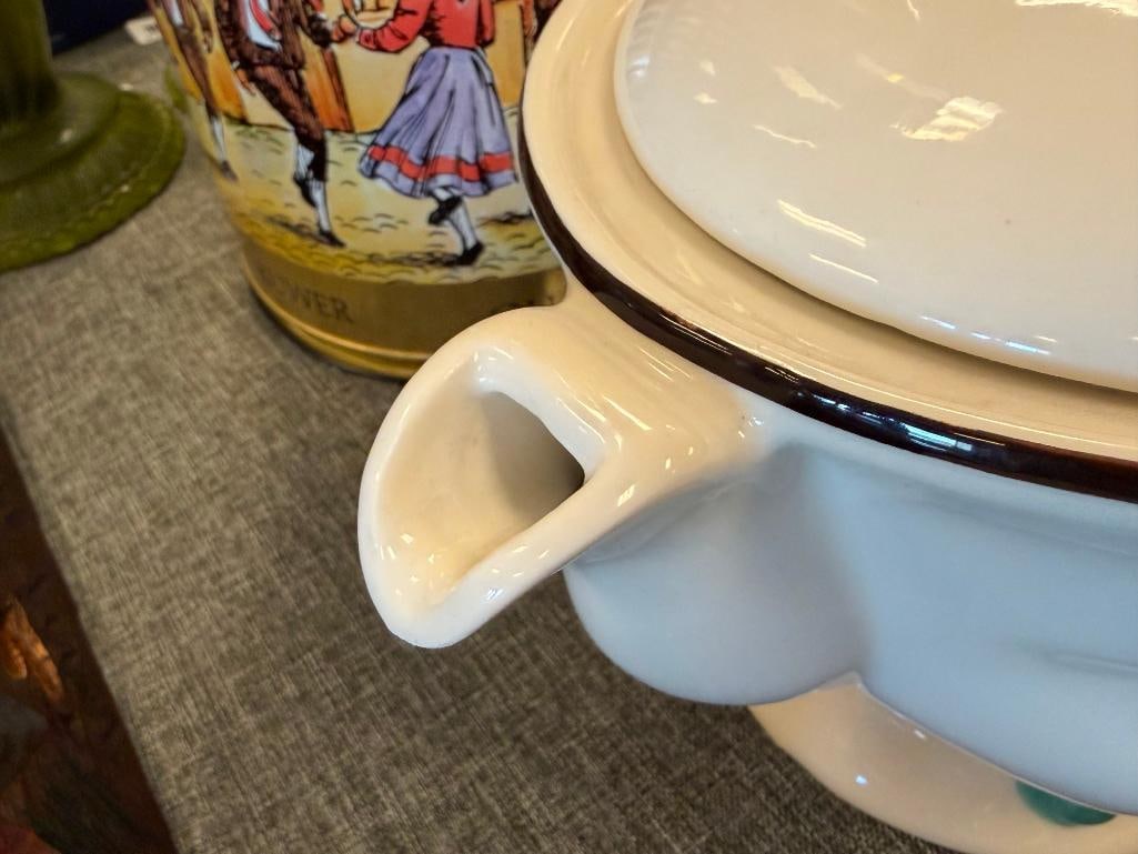 BAILEYS COFFEE CHARACTER FACE COFFEE POT WITH FOUR MATCHING CUPS - 18