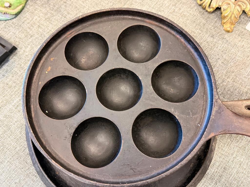 FOUR CAST IRON SKILLETS INCLUDES GRISWOLD NO. 32 EBELSKIEVER PAN 962 - 6