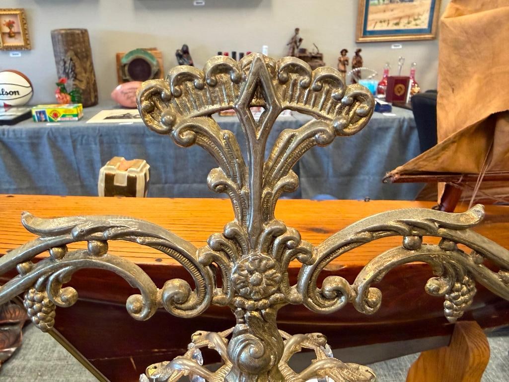 HOLLYWOOD REGENCY STYLED BALANCE SCALE AND THREE-ARM CANDELABRA WITH HANGING PRISMS - 5