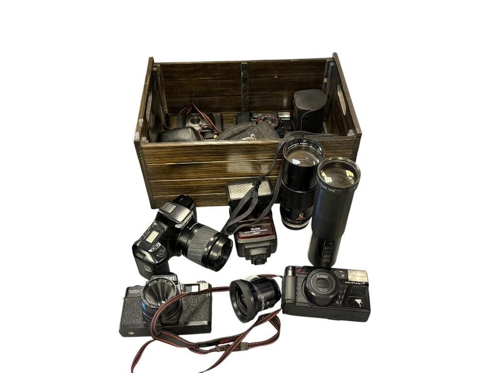 VINTAGE 35MM FILM CAMERAS MINOLTA MAXXUM 5000i, WESTON WX-7, CANON AF35M, PLUS MANY OTHERS (1 of 14)