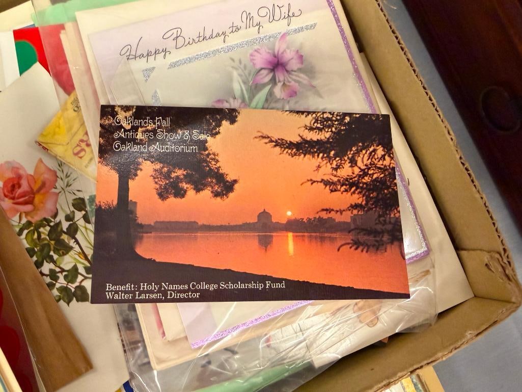 VINAGE EPHEMERA / PAPER PRODUCTS GREETING CARDS, DOLL BOOKS, POSTCARDS, BOOKLETS - 6