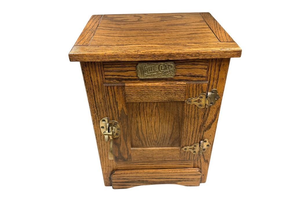 WHITE CLAD SIMMONS HARDWARE OAK ICE BOX END TABLE CABINET: FEATURING BRASS ACCENTS, GOOD CONDITION 14" X 11" X 18"