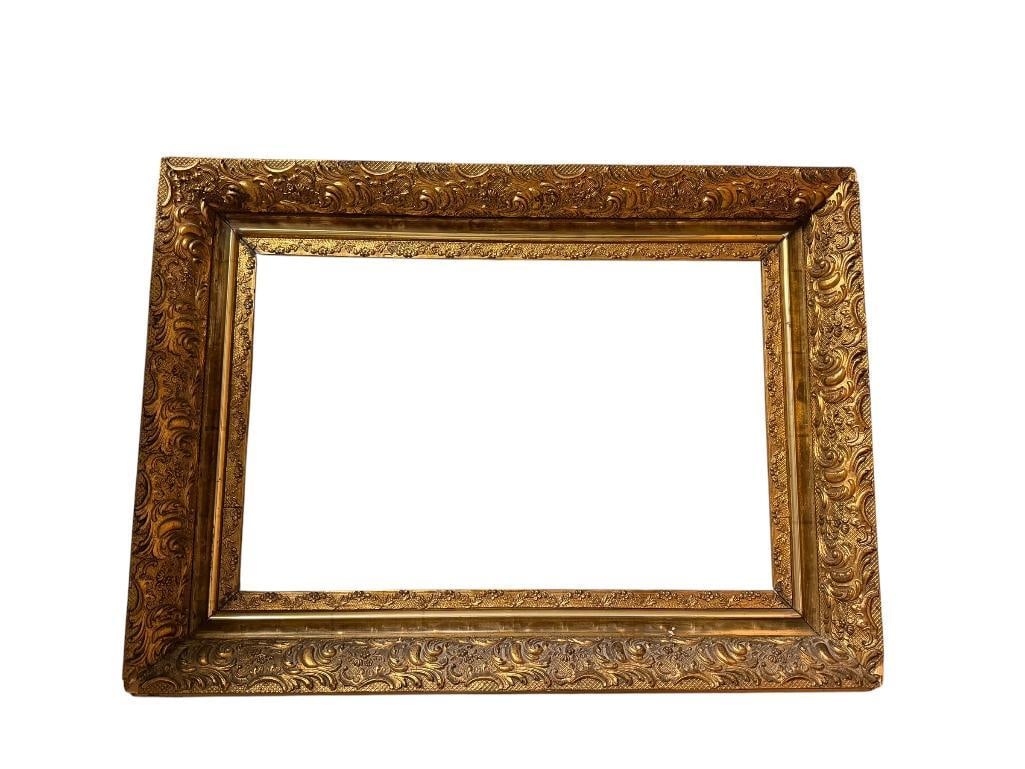 ANTIQUE GILT FRAME WITH TRADITIONAL DECORATIVE DETAILING (1 of 11)