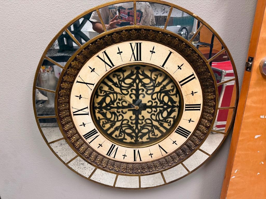 ELEGANT MIRRORED PANEL ROUND GALLERY WALL CLOCK WITH VINTAGE STYLE AND WOOD FRAME - 2