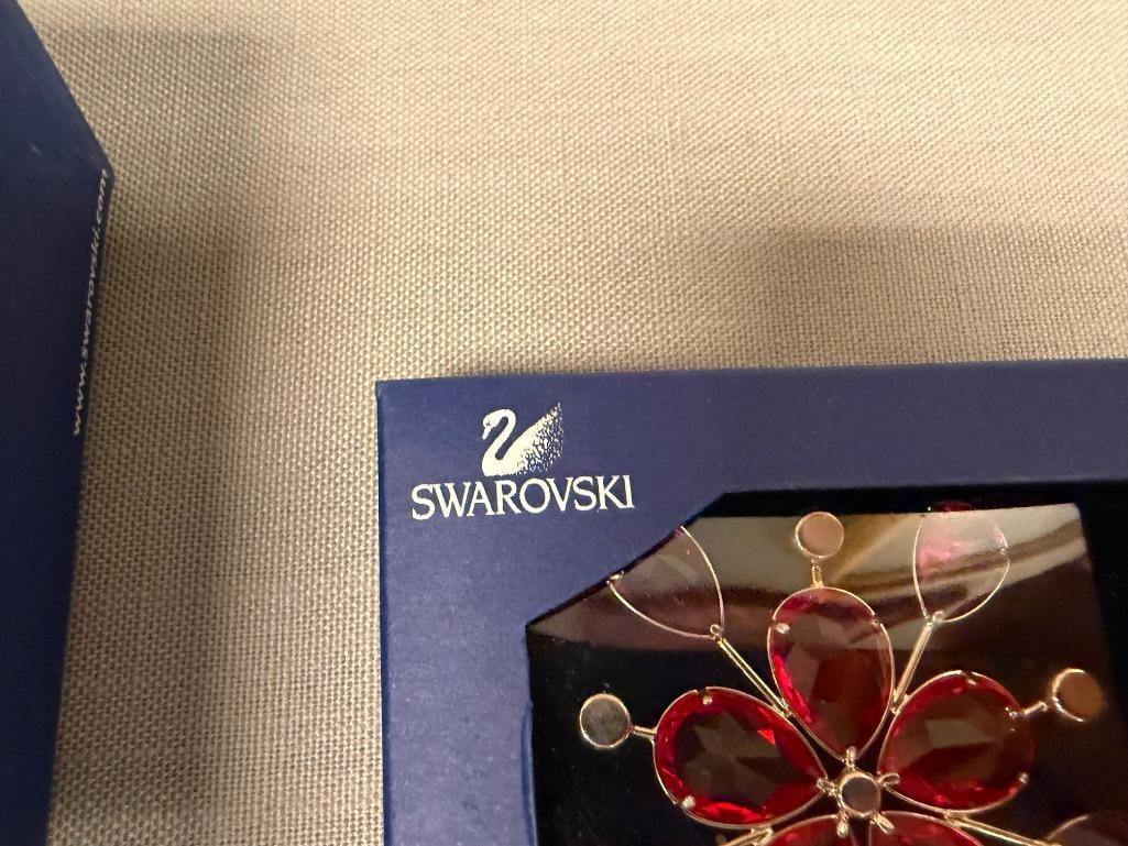 SWAROVSKI CRYSTAL BLUE AND RED STARBURST / FLORAL WINDOW ORNAMENTS FROM JEWEL COLLECTION - 4