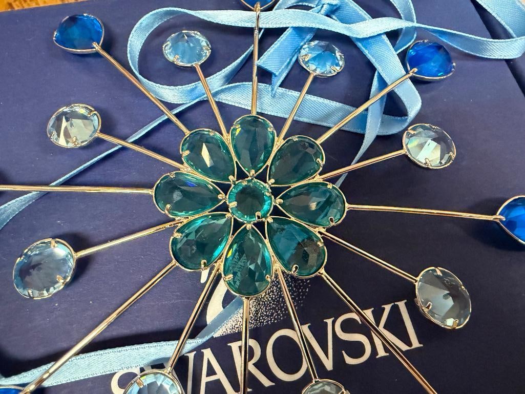 SWAROVSKI CRYSTAL BLUE AND RED STARBURST / FLORAL WINDOW ORNAMENTS FROM JEWEL COLLECTION - 7
