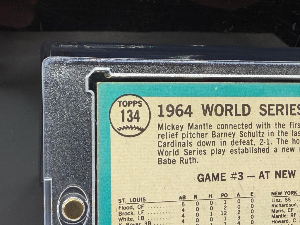 1965 TOPPS #134 1964 WORLD SERIES GAME MANTLE'S CLUTCH HR MICKEY MANTLE BASEBALL CARD - 12