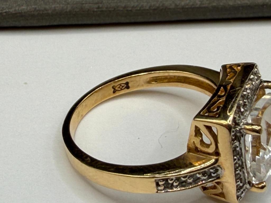 14K YELLOW GOLD SQUARE CUT QUARTZ FASHION RING WITH DIAMOND BORDER AROUND QUARTZ - 7