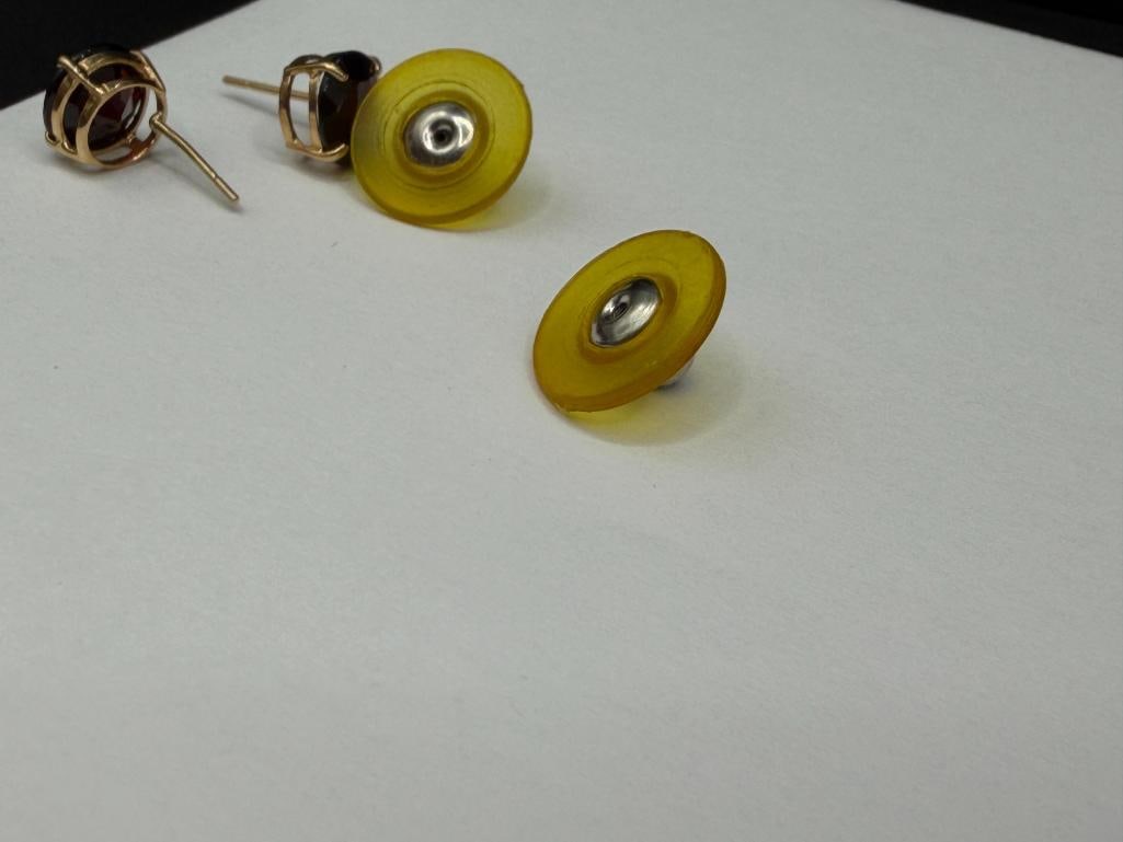 14K YELLOW GOLD ROUND CUT GARNET POST EARRINGS - 6