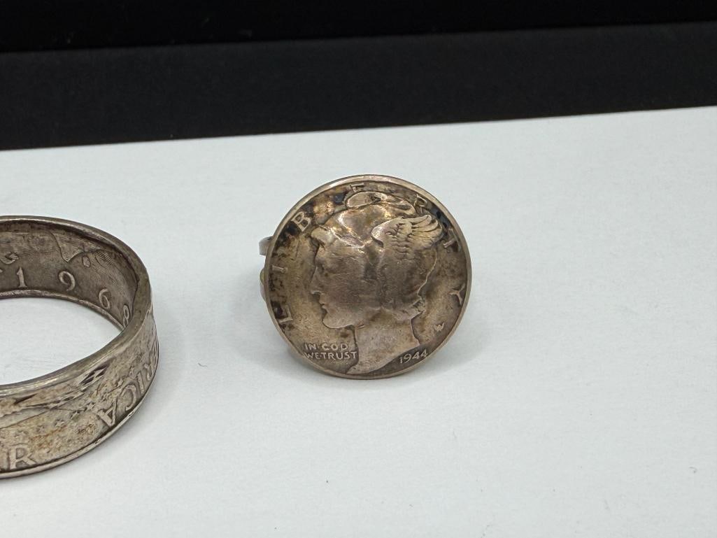 VINTAGE U.S. SILVER COIN RINGS INCLUDING 1968 KENNEDY 50% SILVER HALF AND 1944 MERCURY SILVER DIME - 4