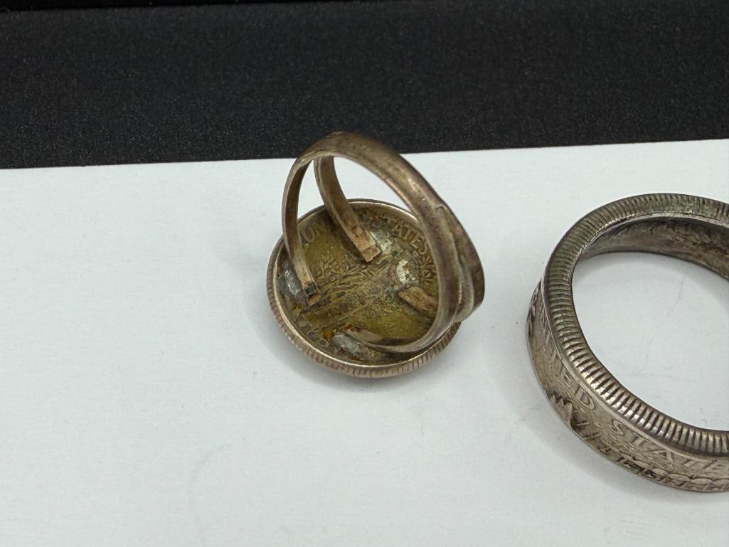 VINTAGE U.S. SILVER COIN RINGS INCLUDING 1968 KENNEDY 50% SILVER HALF AND 1944 MERCURY SILVER DIME - 6
