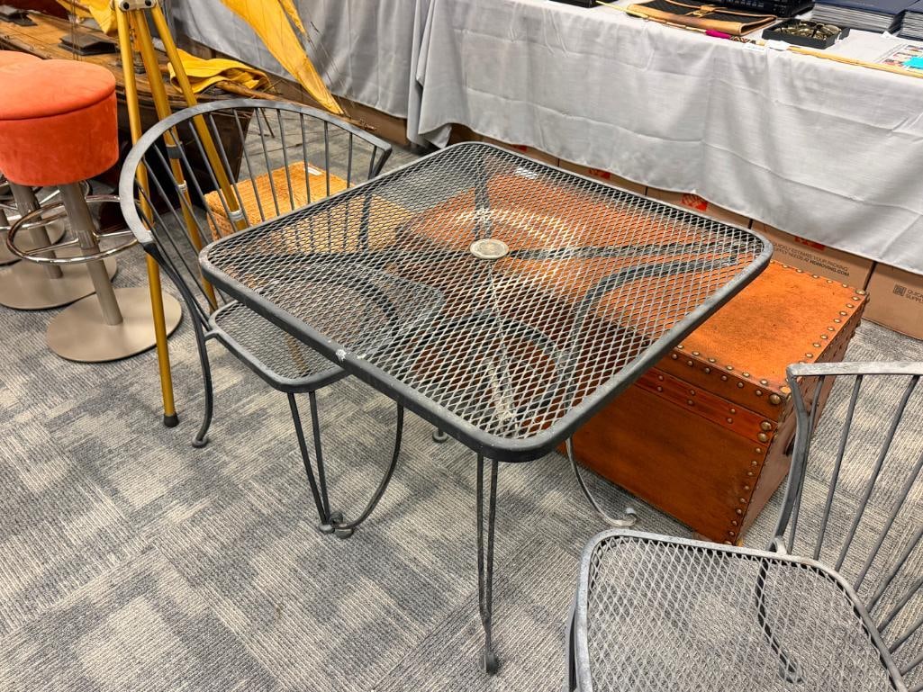 THREE PIECE OUTDOOR / GARDEN MESH BISTRO SET - 8