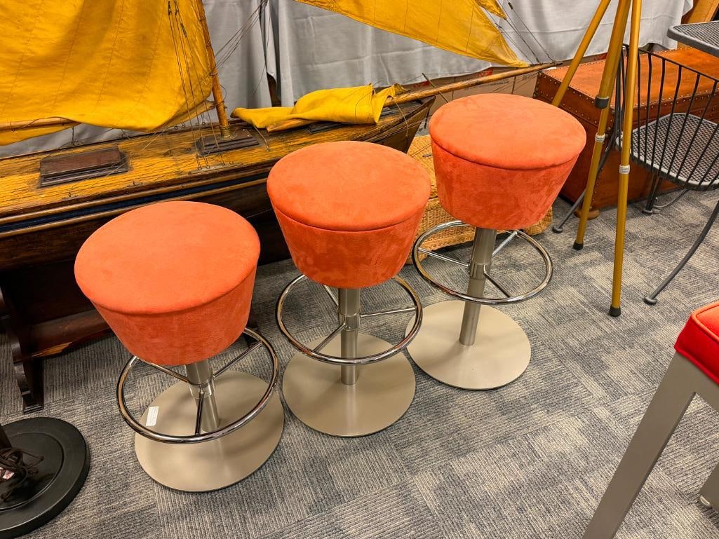 SET OF THREE CONTEMPORARY MODERN ADJUSTABLE BAR STOOLS WITH ROUND BASE - 2