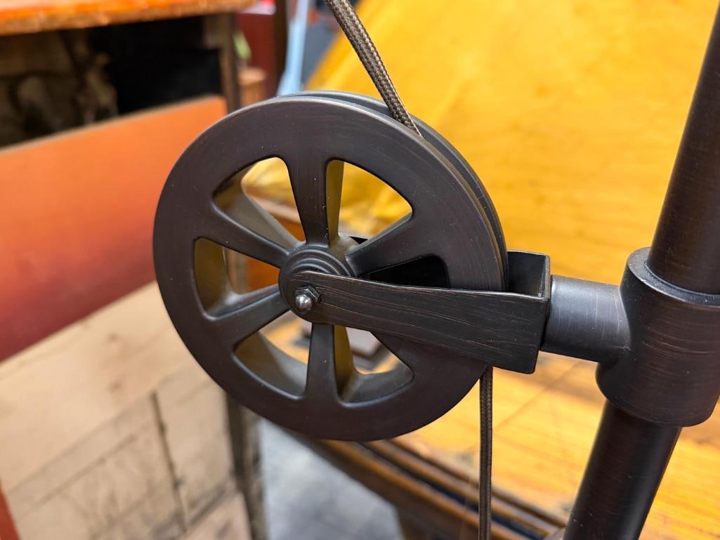 INDUSTRIAL STYLED FLOOR LAMPW WITH ADJUSTABLE PULLEY AND COUNTERWEIGHT SYSTEM - 4