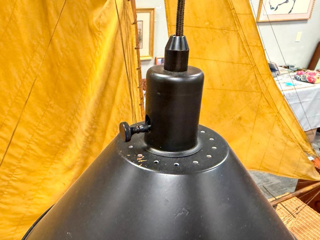INDUSTRIAL STYLED FLOOR LAMPW WITH ADJUSTABLE PULLEY AND COUNTERWEIGHT SYSTEM - 8