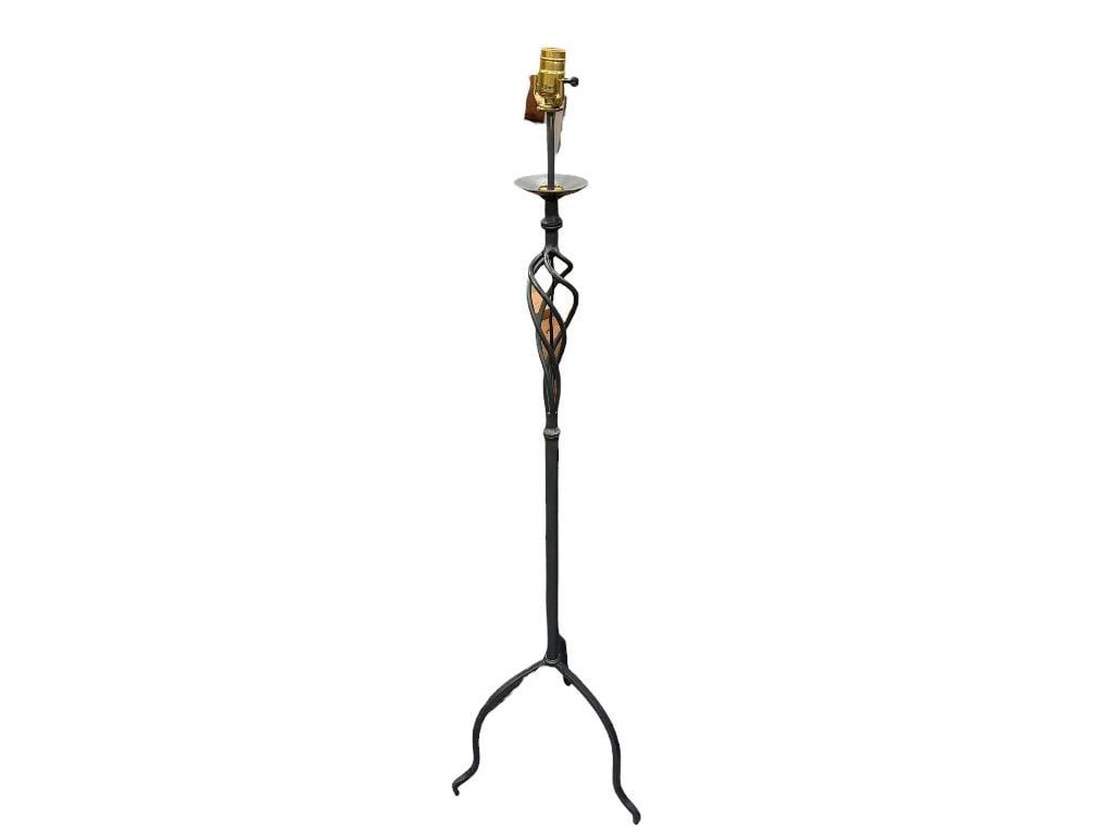 DECORATIVE BLACK IRON FLOOR LAMP WITH SPIRAL CENTER: INCLUDES SHADE, TESTED + 64" H