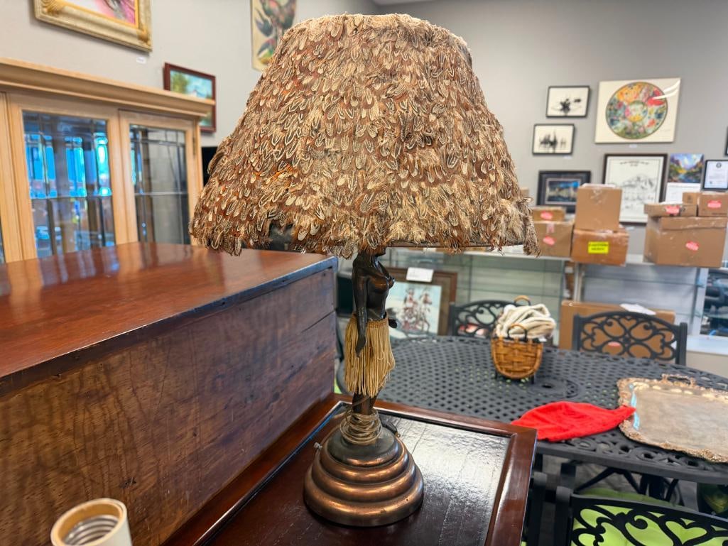 VINTAGE HULA GIRL DANCER FIGURAL TABLE LAMP WITH REAL FEATHER SHADE - 7