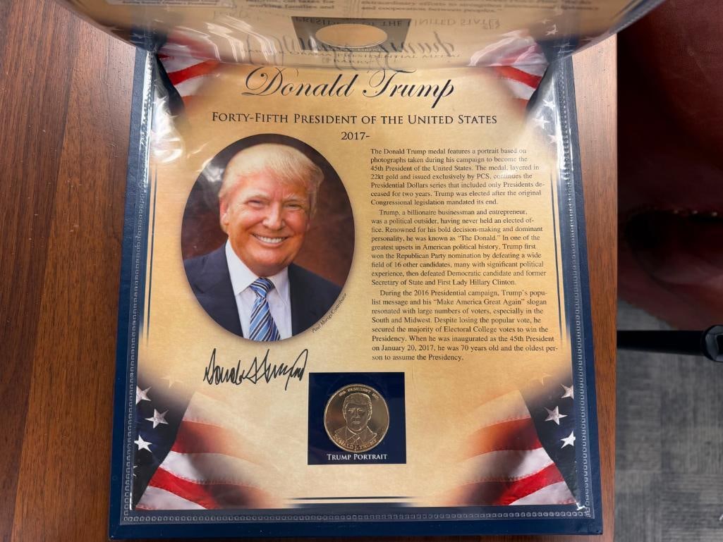 THE UNITED STATES PRESIDENTS COIN COLLECTION VOL. I & II PCS STAMPS & COIN - 12