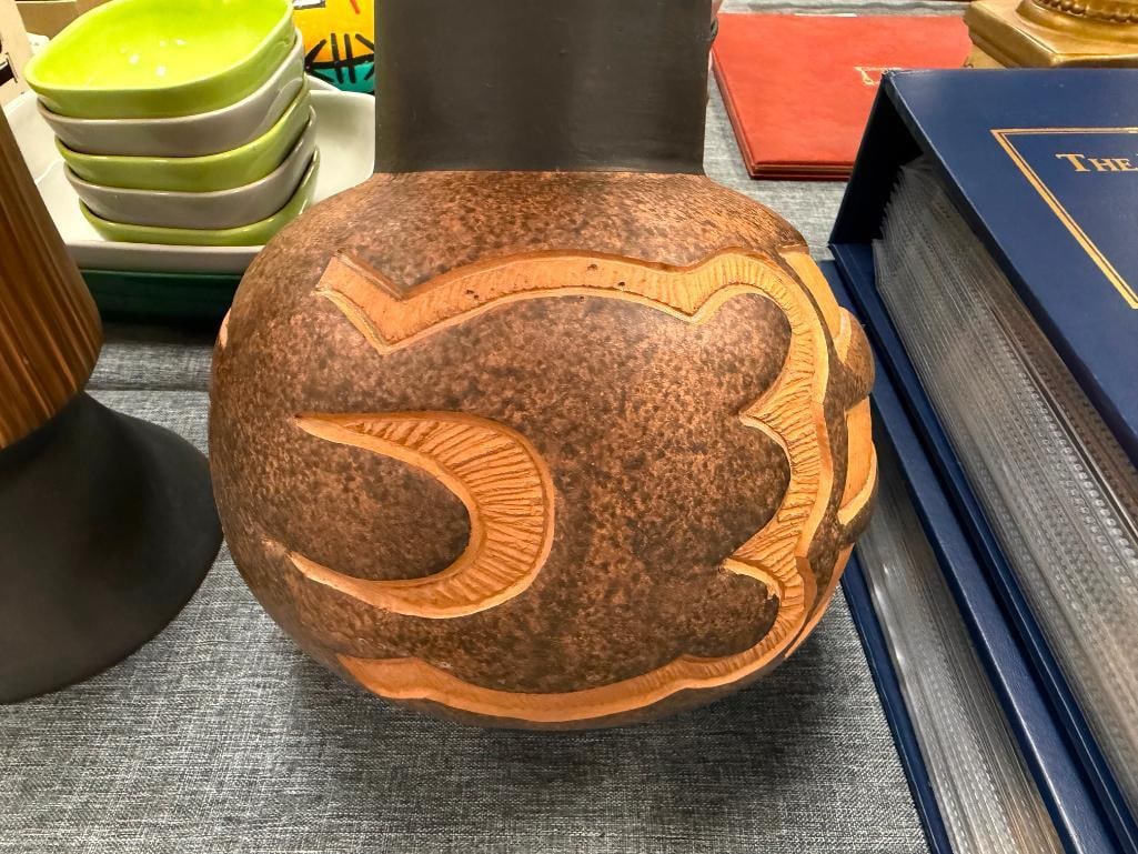 TERRACOTTA DECORATIVE POTTERY VASES - 10