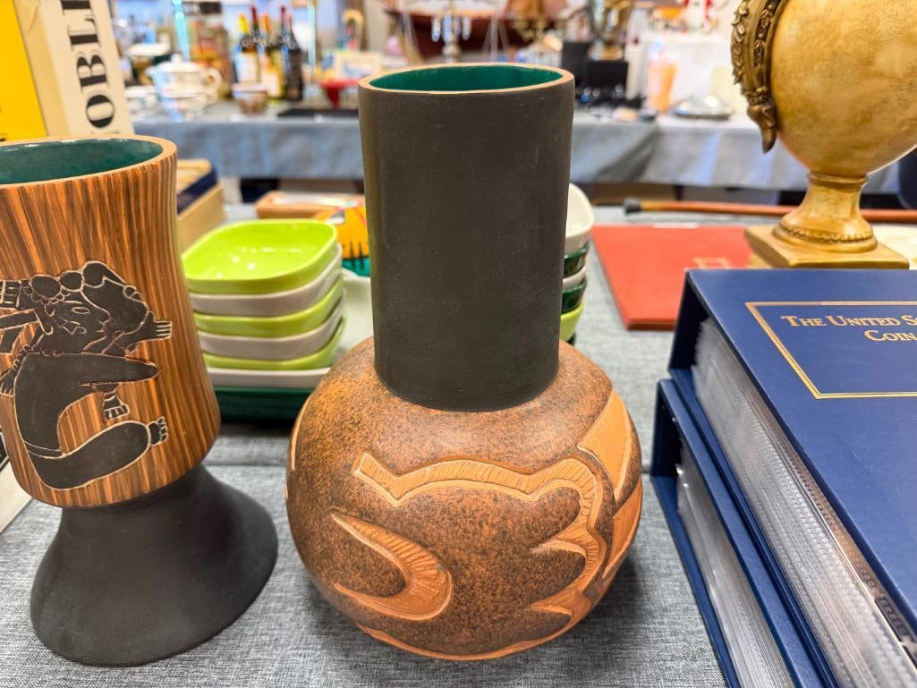 TERRACOTTA DECORATIVE POTTERY VASES - 7