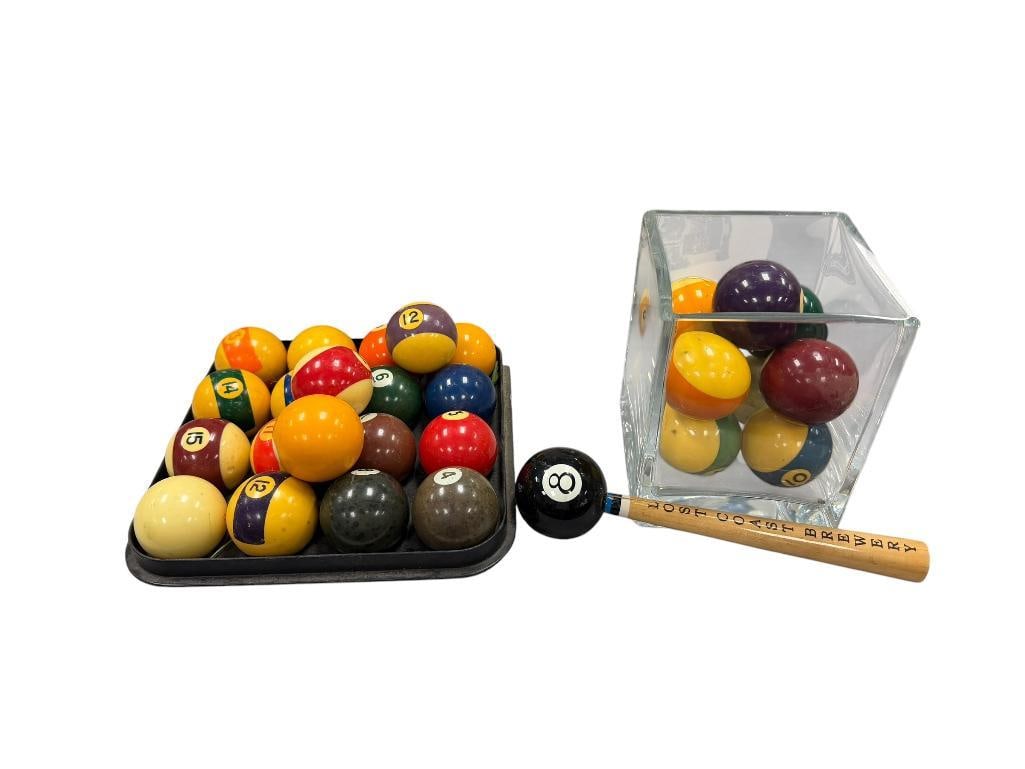 VITNAGE ASSORTED BILLIARD POOL BALLS (1 of 11)
