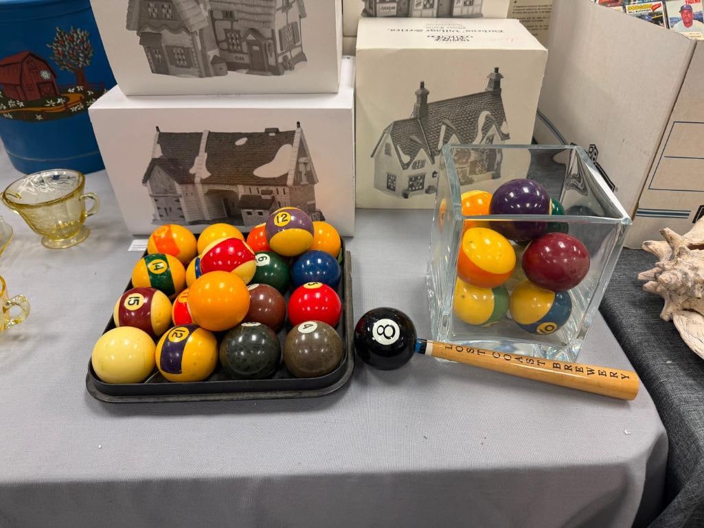 VITNAGE ASSORTED BILLIARD POOL BALLS - 2