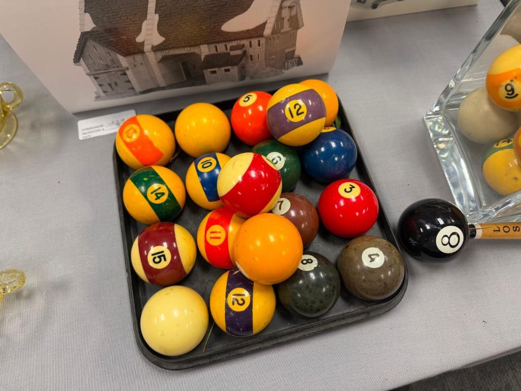 VITNAGE ASSORTED BILLIARD POOL BALLS - 3