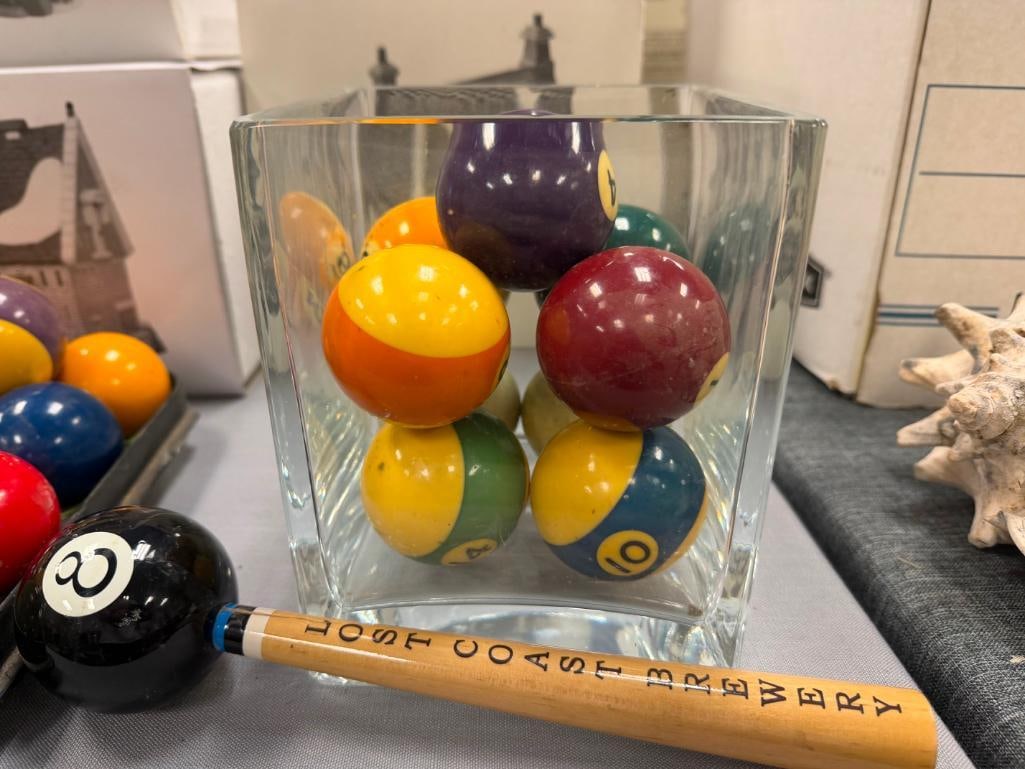 VITNAGE ASSORTED BILLIARD POOL BALLS - 7
