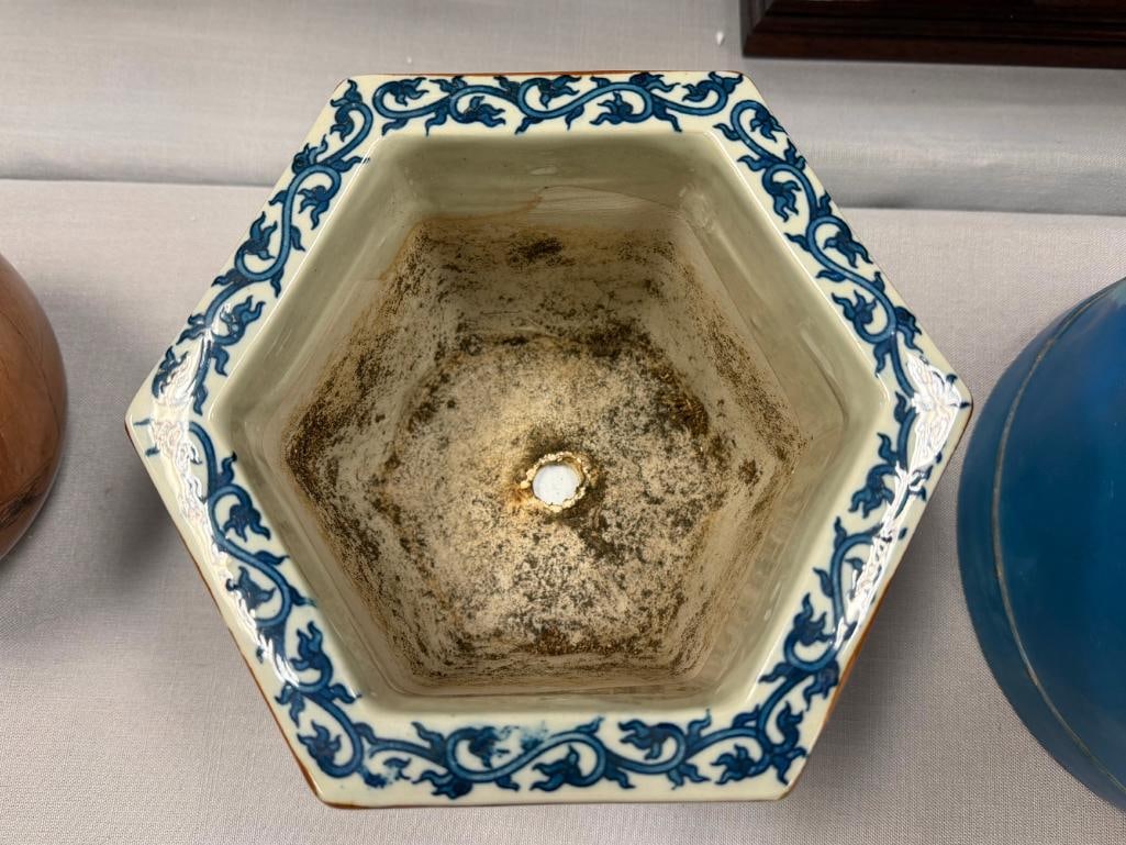 CHINESE HEXAGONAL CERAMIC PLANT POT - 3