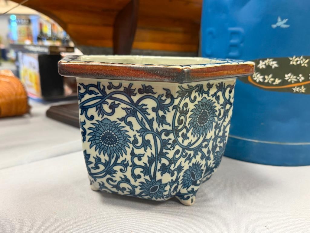 CHINESE HEXAGONAL CERAMIC PLANT POT - 8