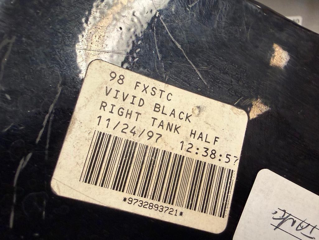 1998 HARLEY-DAVIDSON FXSTC RIGHT HALF TANK VIVID BLACK - 11