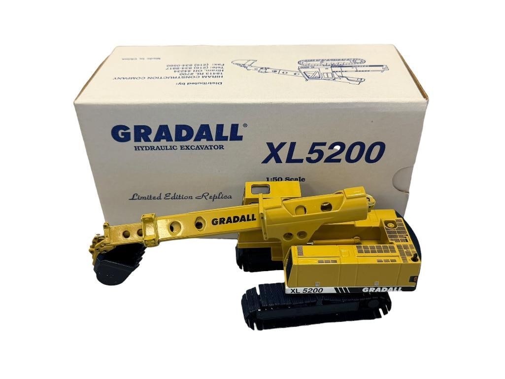 GRADALL XL5200 1/50 DIE-CAST HYDRAULIC EXCAVATOR CONSTRUCTION TOY LIMITED EDITION:  IN MINT CONDITION WITH METAL TRACK, TELESCOPING ARM, INCLUDES ORIGINAL BOX 7 1/2" L