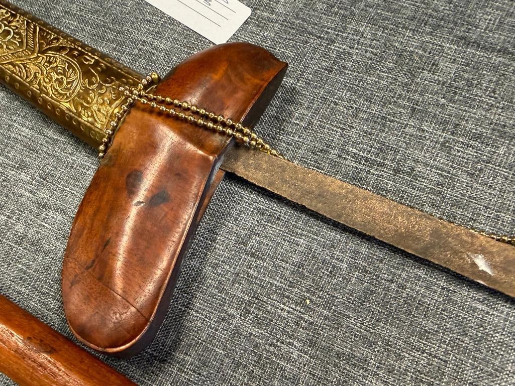 ANTIQUE INDONESIAN KERIS DAGGER WITH CARVED HANDLE AND ELABORATE BRASS SHEATH JAVANESE / MADURESE - 11