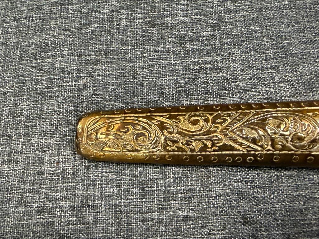ANTIQUE INDONESIAN KERIS DAGGER WITH CARVED HANDLE AND ELABORATE BRASS SHEATH JAVANESE / MADURESE - 14