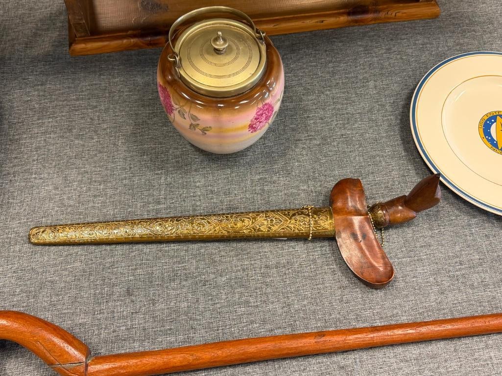 ANTIQUE INDONESIAN KERIS DAGGER WITH CARVED HANDLE AND ELABORATE BRASS SHEATH JAVANESE / MADURESE - 2