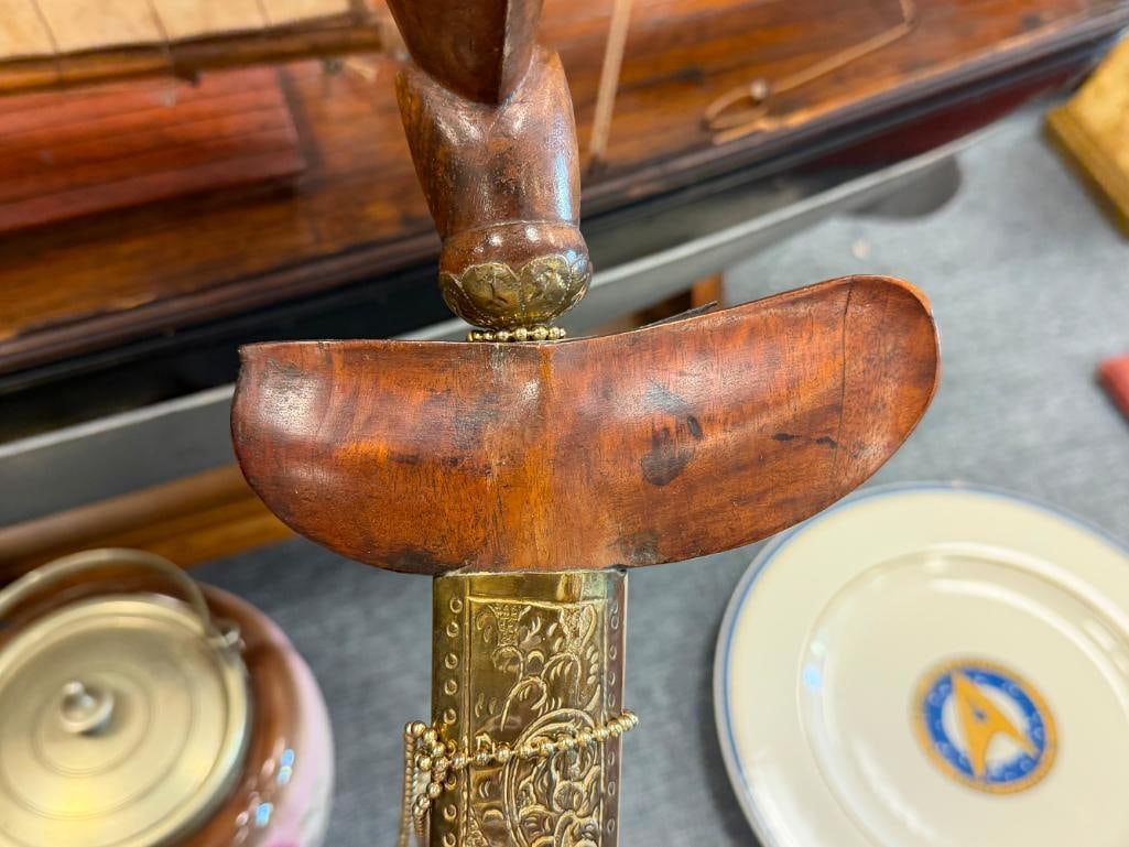 ANTIQUE INDONESIAN KERIS DAGGER WITH CARVED HANDLE AND ELABORATE BRASS SHEATH JAVANESE / MADURESE - 4