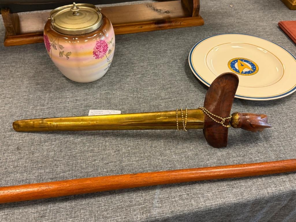 ANTIQUE INDONESIAN KERIS DAGGER WITH CARVED HANDLE AND ELABORATE BRASS SHEATH JAVANESE / MADURESE - 8