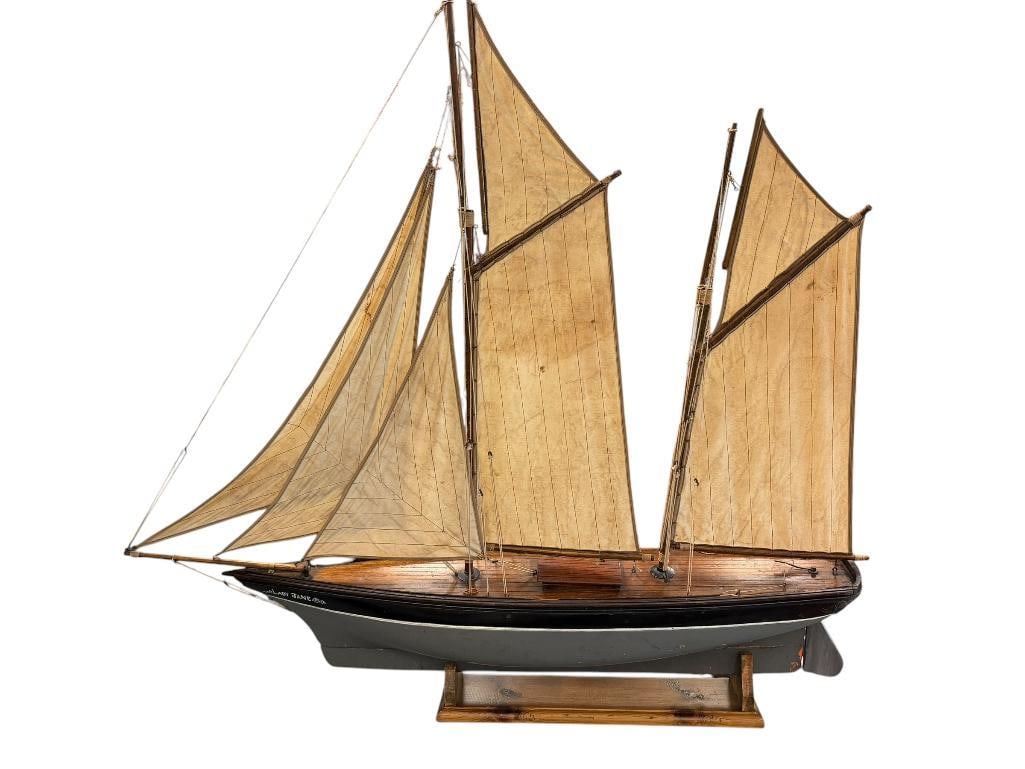 LATE 1800'S LADY JANE SEVEN-SAIL TWIN MAST POND / SAILBOAT WITH DETAILED RIGGING (1 of 20)