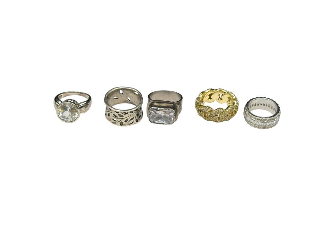 FIVE STERLING SILVER FASHION RINGS (1 of 7)