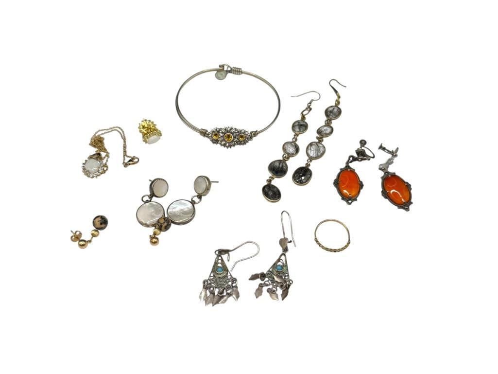 ASSORTED STERLING SILVER JEWELRY INCLUDING EARRINGS, BRACELETS, AND MORE: VARIOUS DESIGNS AND STYLES 50.10 GRAMS