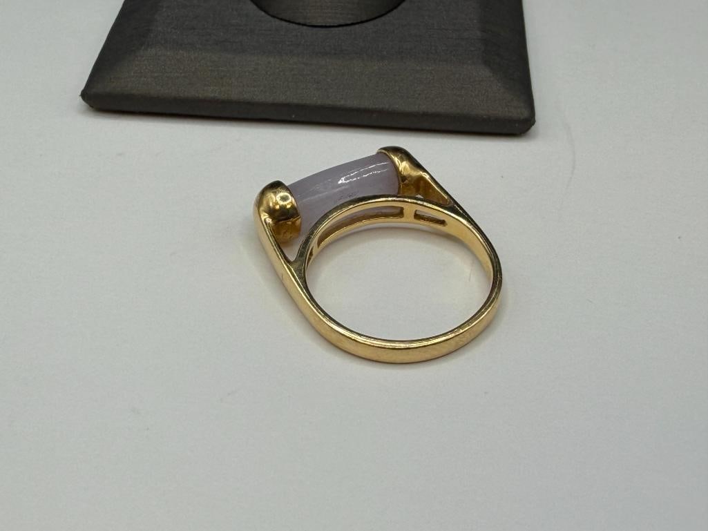 14K YELLOW GOLD DESIGNER SIGNED LAVENDER JADE CYLINDRICAL RIGN - 4