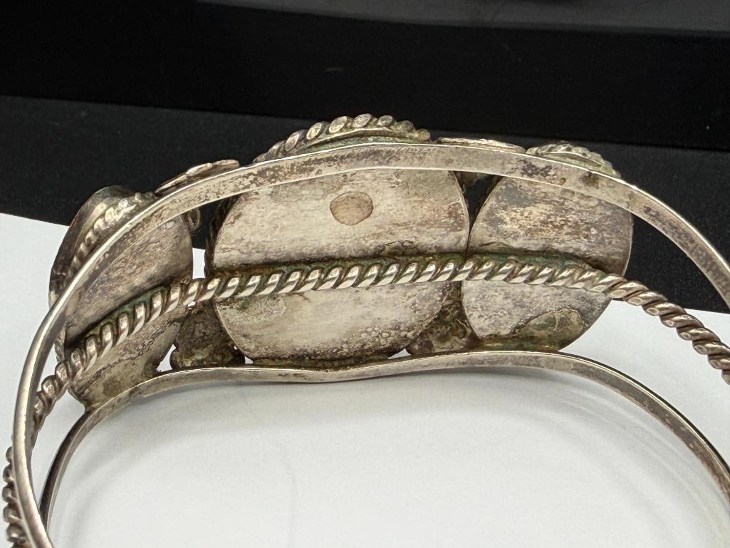 NATIVE AMERICAN DESIGN STERLING SILVER THREE TURQUOISE CUFF BRACELET - 6