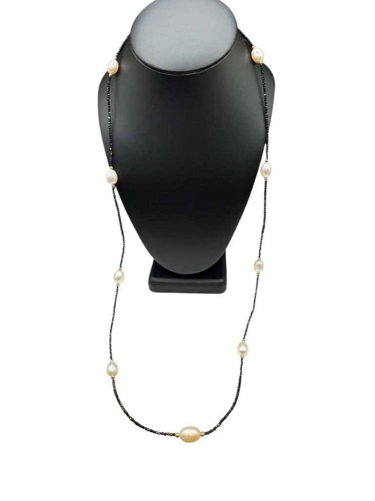 14K YELLOW GOLD BLACK SPINAL AND CULTURED PEARL NECKLACE: INCLUDES JEWELRY TAG 36", OVER 10MM PEARLS