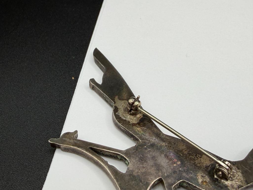 VINTAGE ZUNI STERLING SILVER INLAID STONE ROADRUNNER BROOCH FEATURING TURQUOISE, ONYX, AND MORE - 7