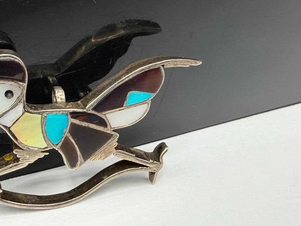 VINTAGE ZUNI STERLING SILVER INALID ROADRUNNER BROOCH FEATURING TURUQOISE, ONYX, AND MORE OF PEARL - 3