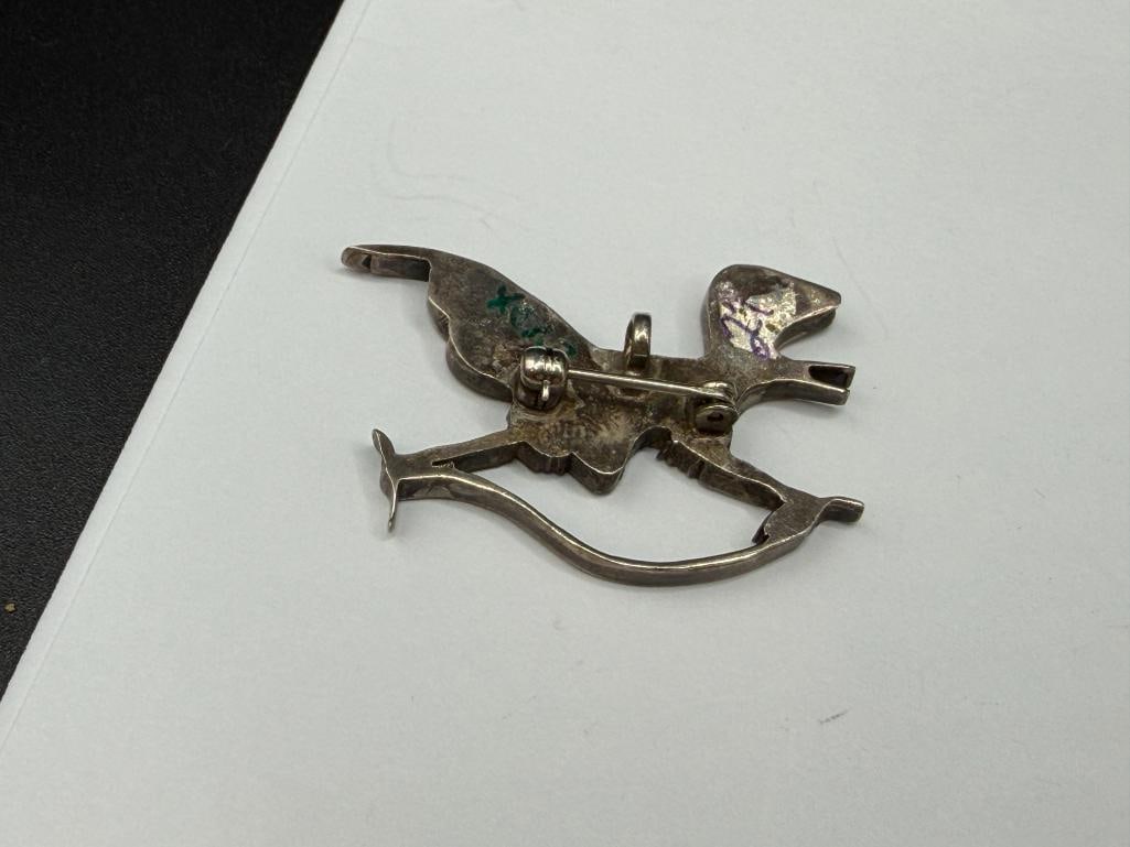 VINTAGE ZUNI STERLING SILVER INALID ROADRUNNER BROOCH FEATURING TURUQOISE, ONYX, AND MORE OF PEARL - 5