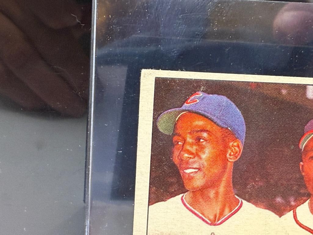 1963 TOPPS #242 POWER PLUS ERNIE BANKS AND HANK AARON BASEBALL CARD - 7