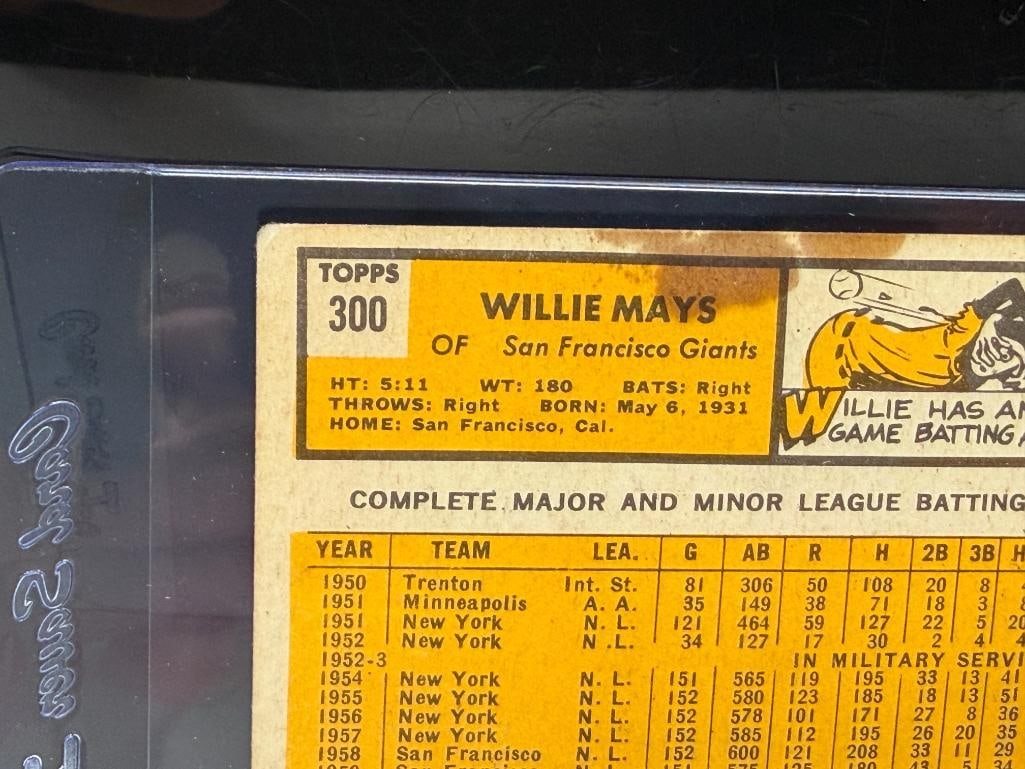 1963 TOPPS #300 WILLIE MAYS BASEBALL CARD - 10