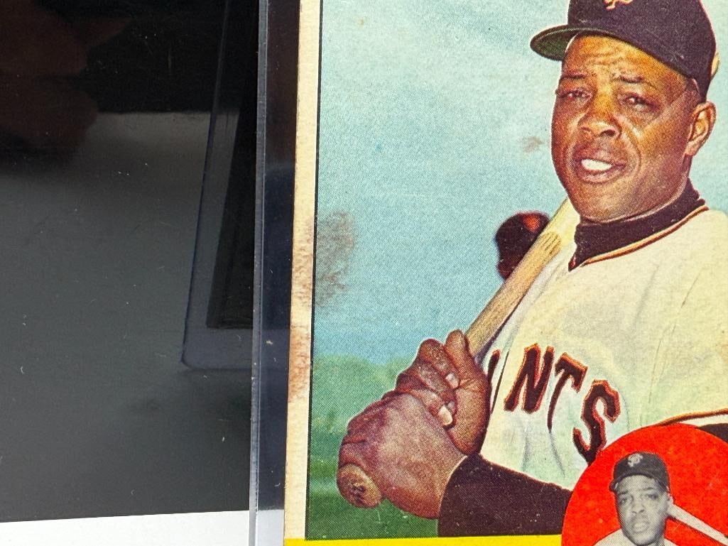 1963 TOPPS #300 WILLIE MAYS BASEBALL CARD - 8